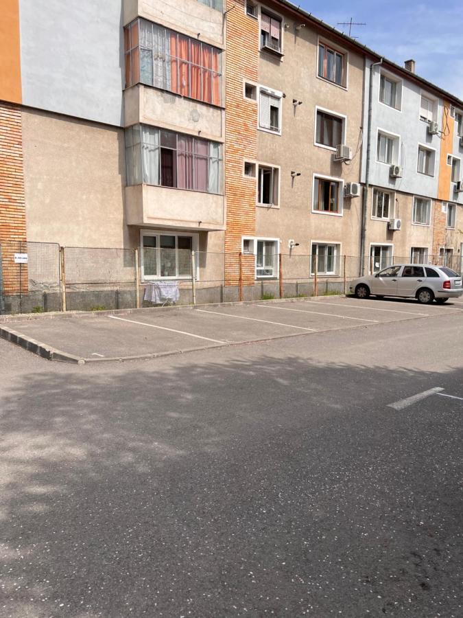 Caris * Hunedoara